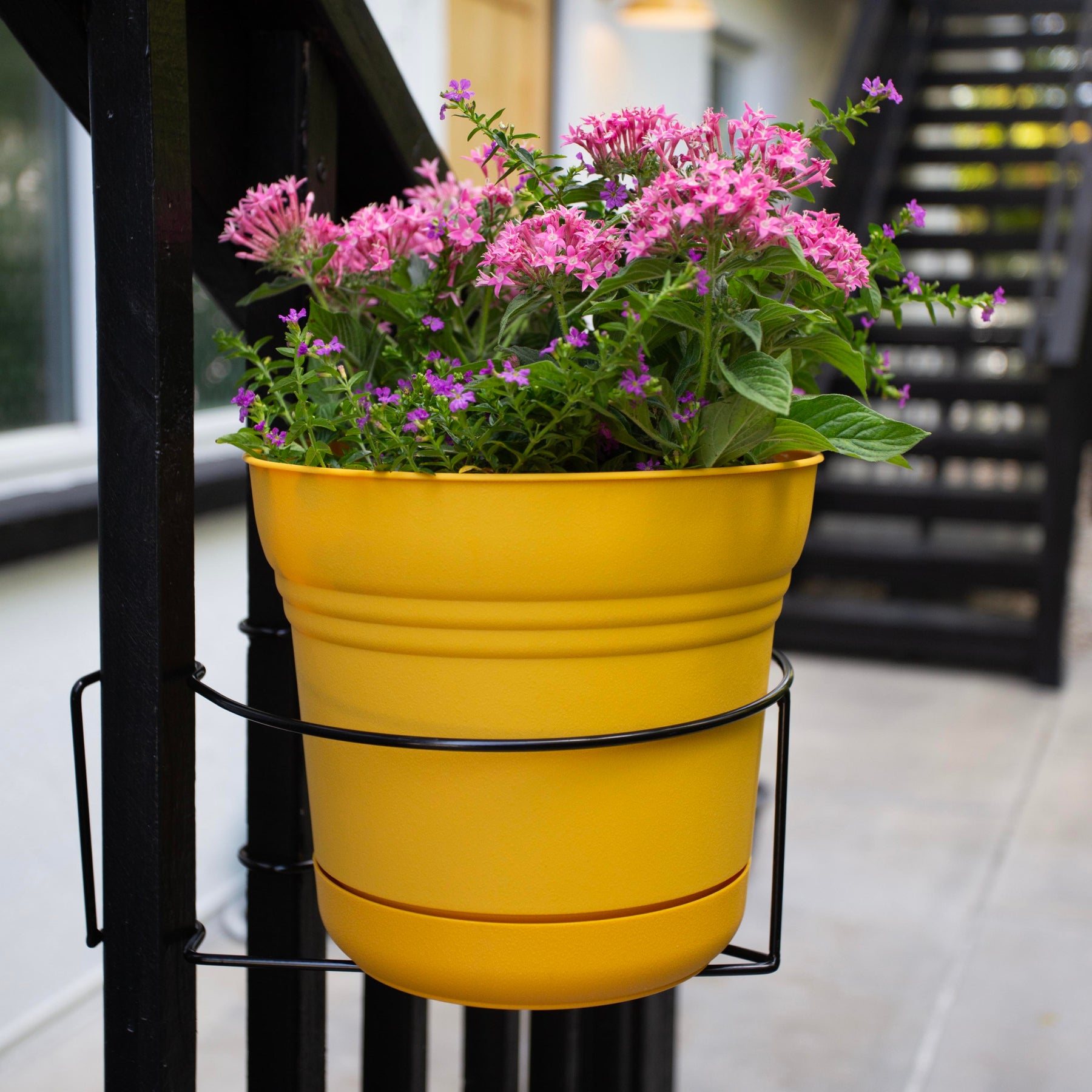 rail hanging plant pots Bloem Railscape Narrow